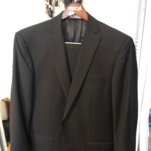 46L DKNY Slim Fit 100% wool suit